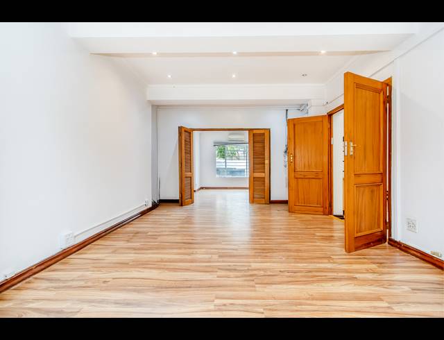 M² OFFICE TO LET IN THE GARDENS